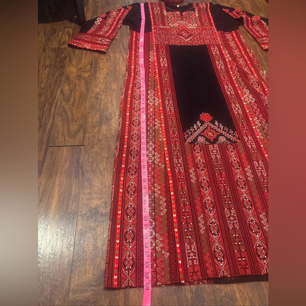 Elegant Red and Gold Embellished Long Sleeve Dress/Thoub - Picture 4 of 4